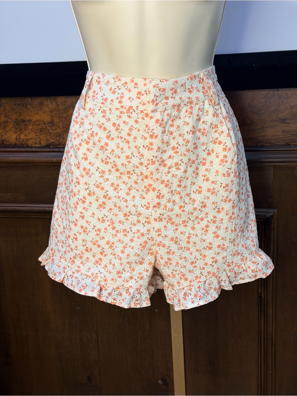 NWT SIZE XXL Altar'd State Cream High-Waist Coral Floral Ruffle Shorts